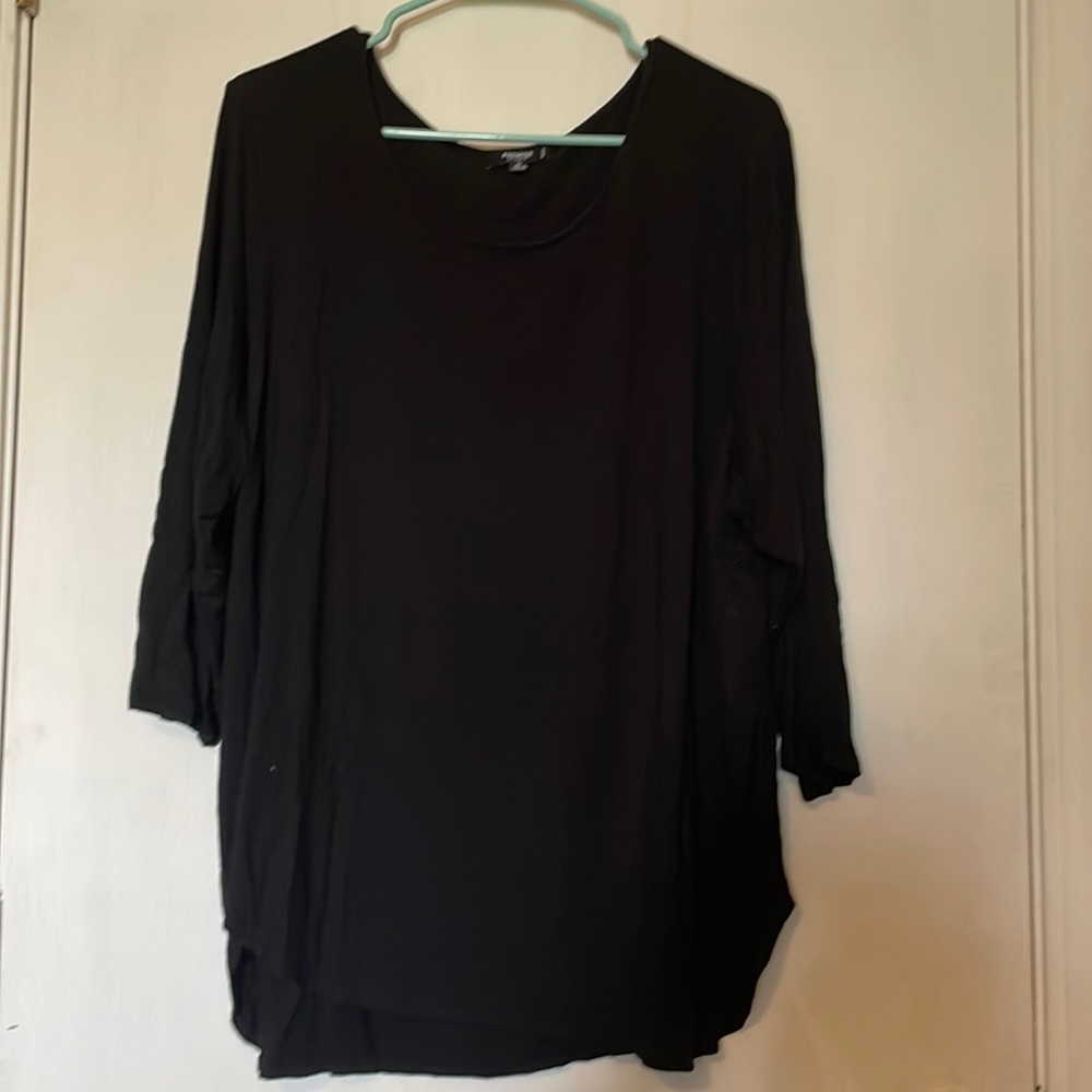 Premise size 2x black shirt with 3/4 sleeves.